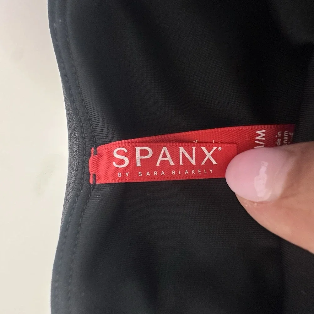 Spanx Faux Leather Leggings for Women, Size M - Black slimming capsule work city
